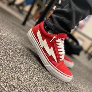 Meet your Posher, Carlos